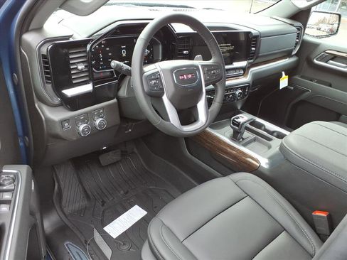 New 2026 GMC Sierra 1500 Elevation w/ Elevation Premium Package image 8