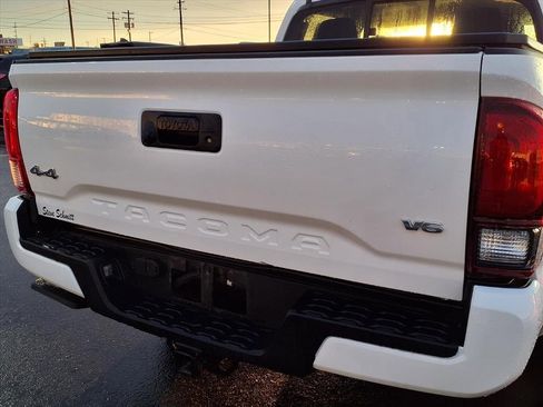 Used 2022 Toyota Tacoma SR5 image 24