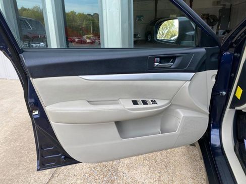 Used 2012 Subaru Outback 2.5i Premium AWD/4WD image 12