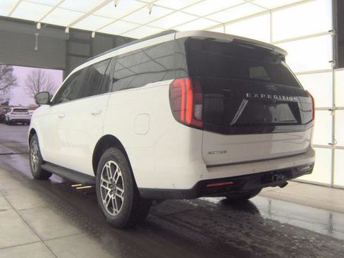 Used 2025 Ford Expedition Active image 3