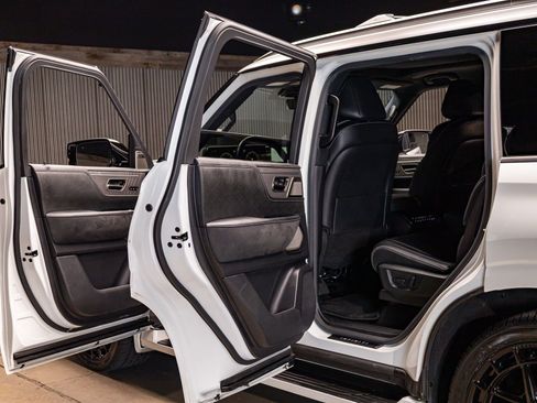 Used 2025 INFINITI QX80 Autograph w/ Autograph Exterior Package image 29