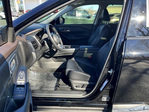 Certified 2023 Nissan Rogue Platinum w/ Platinum Premium Package image 13