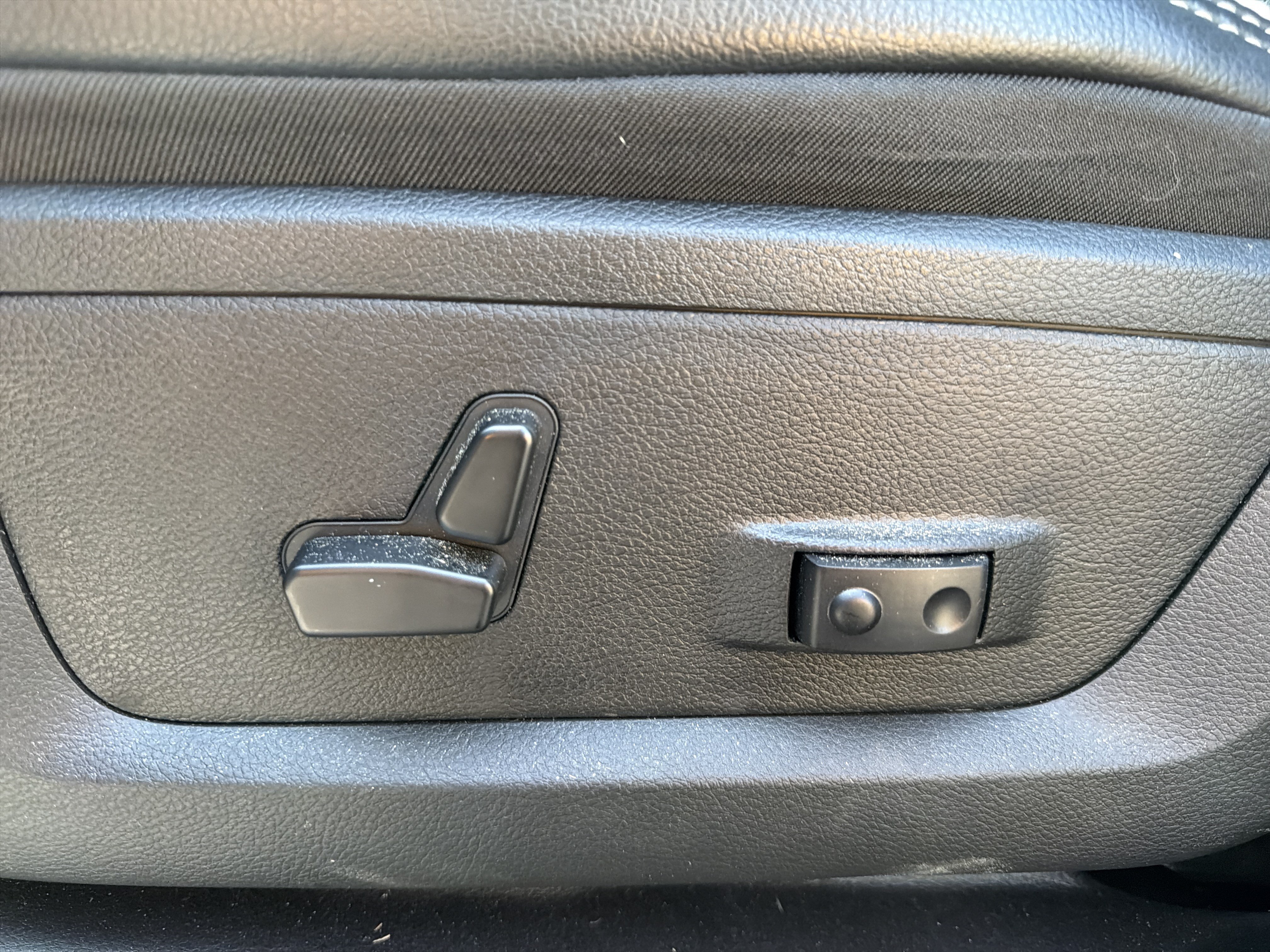Used 2026 RAM 2500 Laramie AWD/4WD image 16
