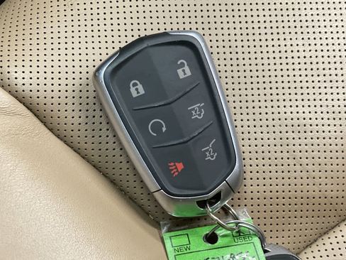 Used 2020 Cadillac Escalade Platinum image 30