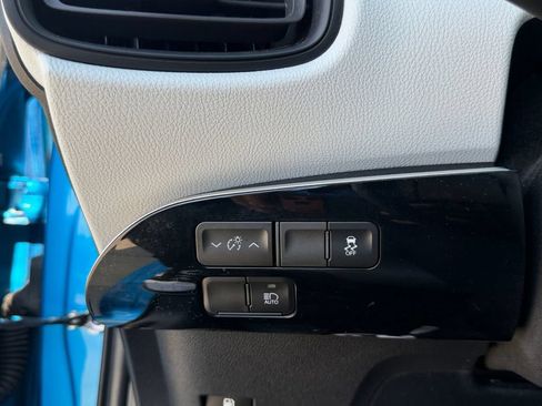 Used 2022 Toyota Prius L Eco FWD image 23