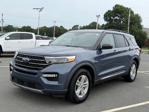 Used 2021 Ford Explorer XLT w/ Equipment Group 202A RWD image 9