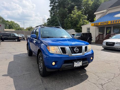 Used 2014 Nissan Frontier PRO-4X w/ Pro-4x Luxury Package AWD/4WD image 2