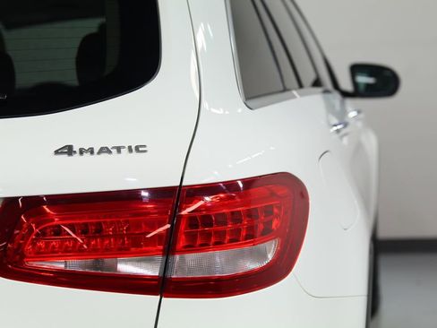 Used 2018 Mercedes-Benz GLC 300 4MATIC image 16