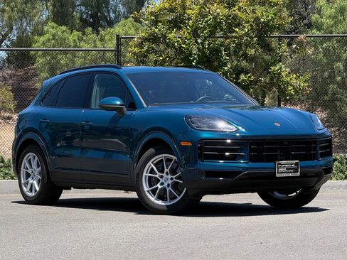 Used 2026 Porsche Cayenne AWD/4WD image 9