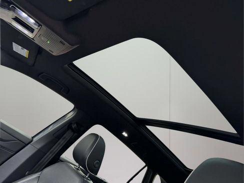 Used 2024 Volkswagen Atlas Cross Sport SEL Premium R-Line image 18