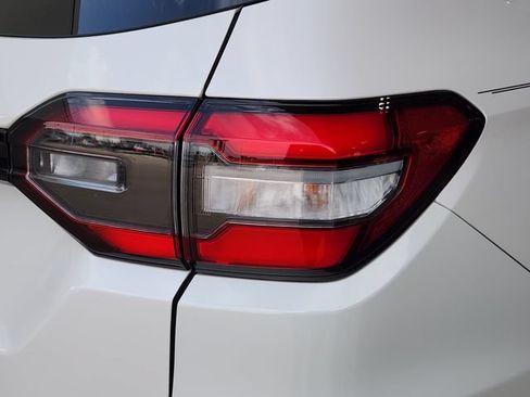 Used 2025 Honda Pilot EX-L image 10