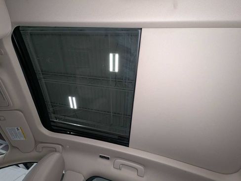 Certified 2022 Lincoln Corsair AWD w/ Premium Package image 17