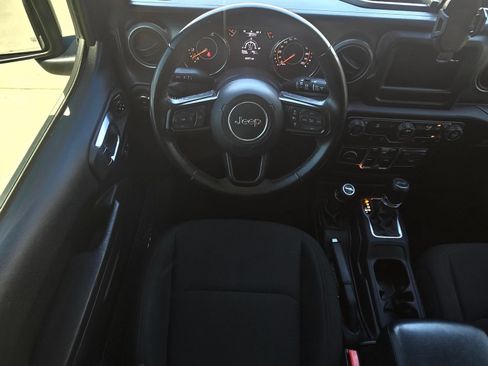 Used 2022 Jeep Wrangler Unlimited Sport AWD/4WD image 7