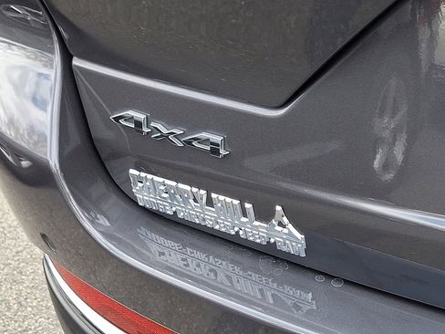 Certified 2023 Jeep Grand Cherokee Laredo w/ Luxury Tech Group I image 17