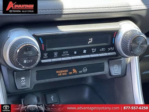 Used 2022 Toyota RAV4 XLE AWD/4WD image 34