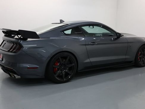 Used 2022 Ford Mustang Shelby GT500 w/ Carbon Fiber Track Pack RWD image 64