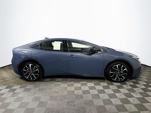 Used 2025 Toyota Prius Plug-In Hybrid FWD image 8