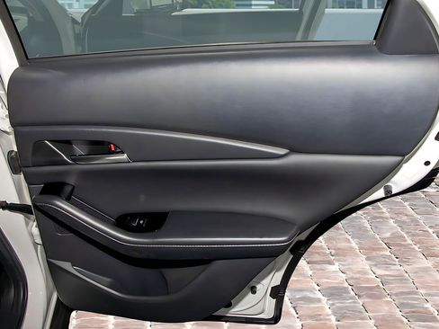 Used 2025 MAZDA CX-30 AWD 2.5 S w/ Preferred Package image 17