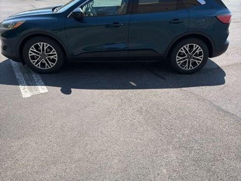 Used 2020 Ford Escape SEL image 2