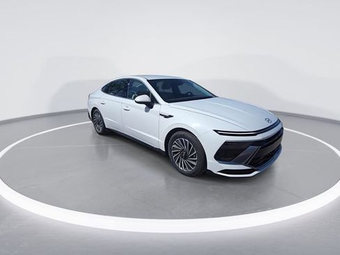 New 2025 Hyundai Sonata SEL FWD image 2