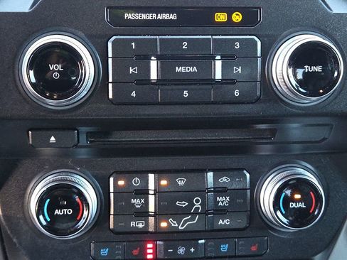 Used 2017 Ford F350 Platinum w/ FX4 Off-Road Package image 22