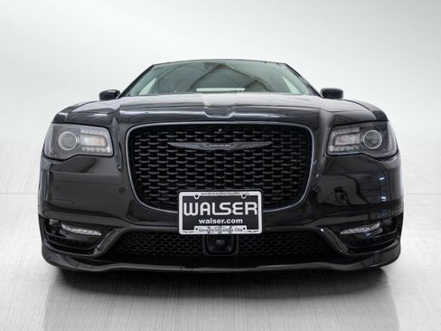 Used 2022 Chrysler 300 Touring L w/ Popular Equipment Group AWD/4WD image 2