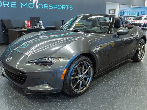 Used 2018 MAZDA MX-5 Miata Grand Touring image 2