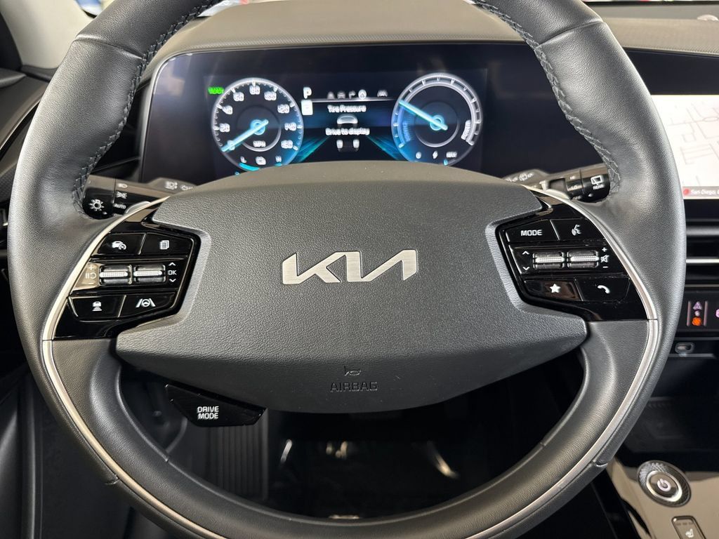 Used 2023 Kia Niro Wind w/ Wind Preserve Package FWD image 23