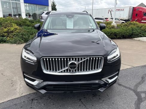 Certified 2025 Volvo XC90 T8 Plus w/ Protection Package Premier AWD/4WD image 3