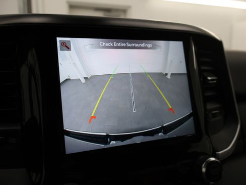 Used 2022 RAM 1500 Big Horn AWD/4WD image 15