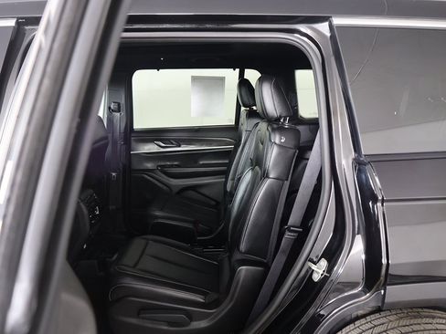 Used 2024 Jeep Grand Cherokee L Limited w/ Luxury Tech Group II image 36