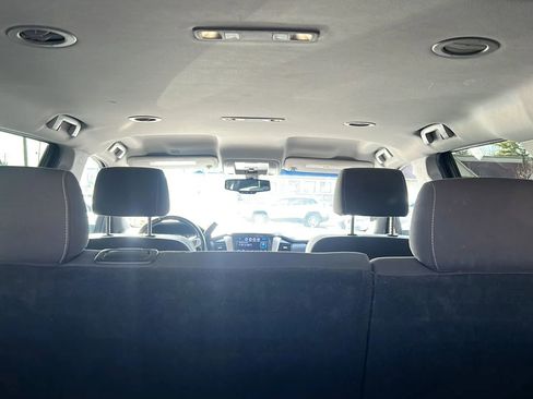 Used 2017 GMC Yukon SLE w/ SLE Value Package image 7