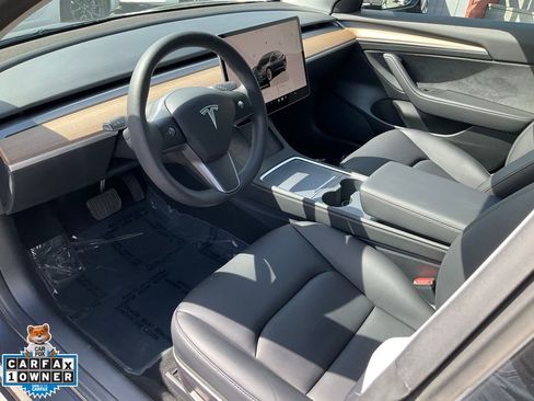 Used 2023 Tesla Model 3 Standard Range image 5