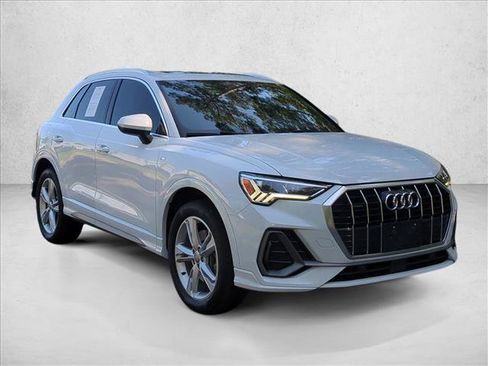 Used 2020 Audi Q3 2.0T Premium Plus w/ Premium Plus Package AWD/4WD image 3