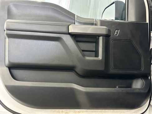 Used 2019 Ford F150 XLT w/ Equipment Group 302A Luxury AWD/4WD image 25