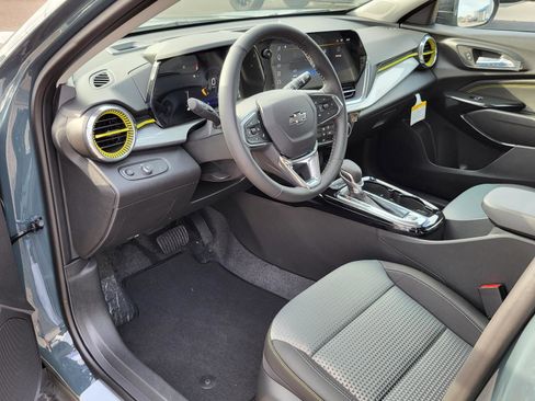 New 2026 Chevrolet Trax LT w/ Midnight Edition FWD image 14
