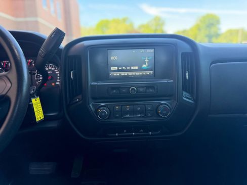 Used 2017 Chevrolet Silverado 1500 Custom w/ Custom Convenience Package AWD/4WD image 26