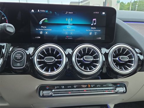 Certified 2022 Mercedes-Benz GLA 250 4MATIC image 24