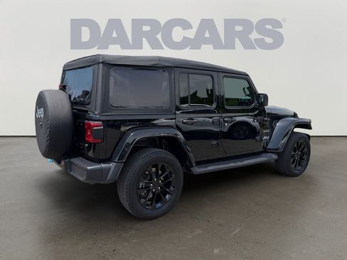 Used 2023 Jeep Wrangler Unlimited Sahara w/ Cold Weather Group AWD/4WD image 7