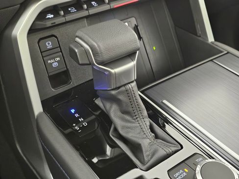 Used 2024 Toyota Tundra Platinum image 32