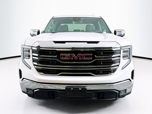 Used 2025 GMC Sierra 1500 SLT image 2