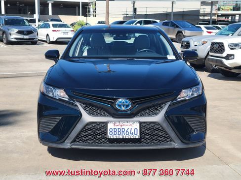 Certified 2018 Toyota Camry SE image 7