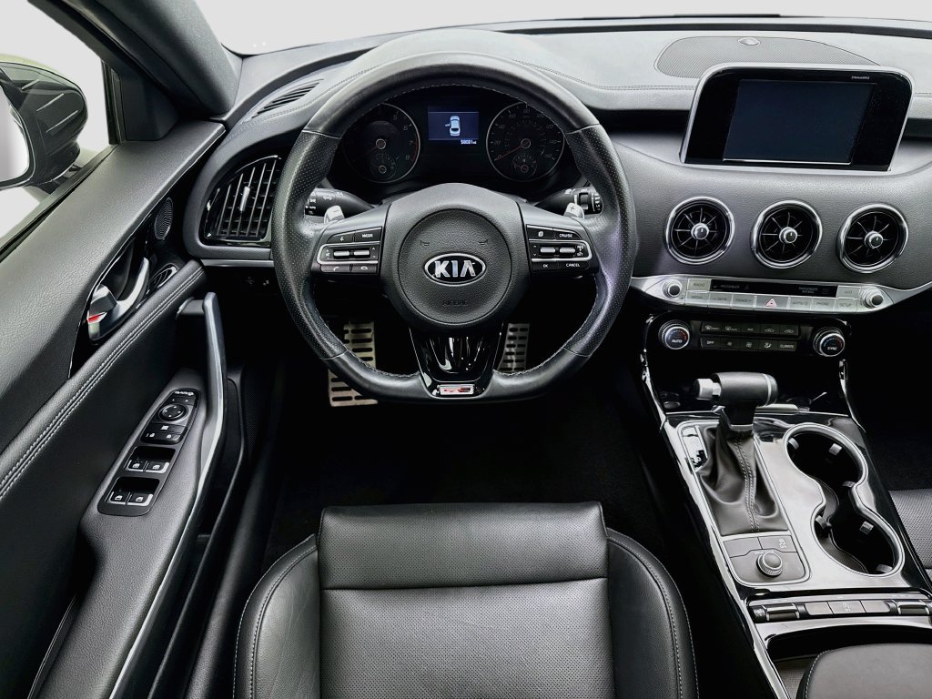Used 2020 Kia Stinger GT-Line RWD image 10