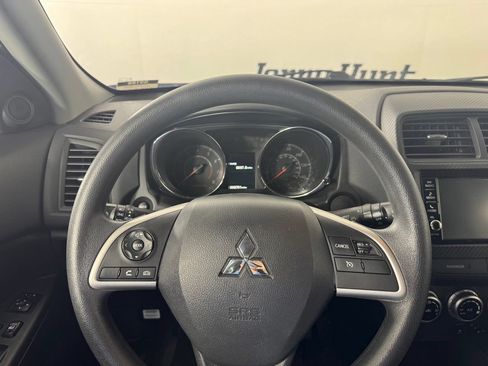 Used 2025 Mitsubishi Outlander Sport AWD image 14