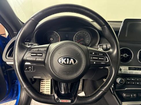 Used 2018 Kia Stinger GT2 AWD/4WD image 18