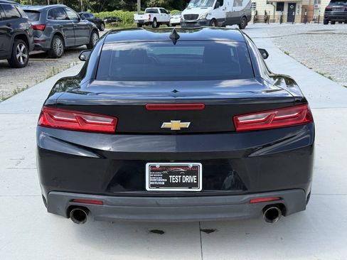 Used 2017 Chevrolet Camaro LT RWD image 3
