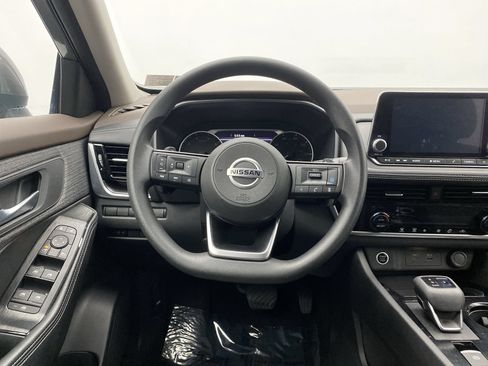 Used 2021 Nissan Rogue SV AWD/4WD image 12