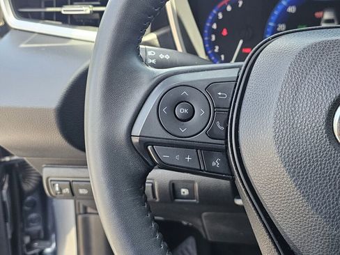 Used 2022 Toyota Corolla LE w/ Premium Interior Package FWD image 29