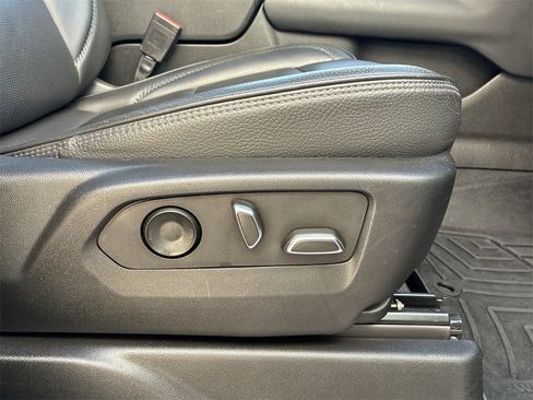 Used 2023 GMC Yukon XL Denali w/ Advanced Technology Package image 43