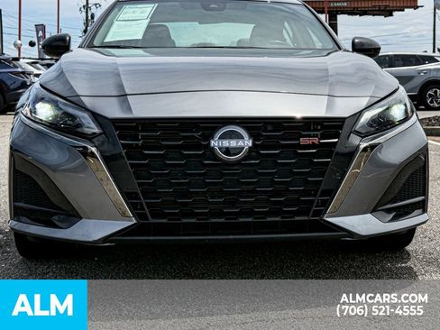 Used 2024 Nissan Altima 2.5 SR FWD image 9